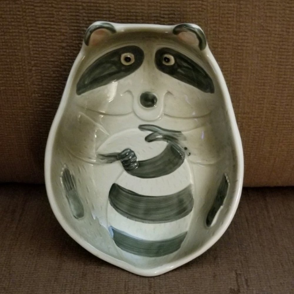 Vintage Fitz and Floyd Raccoon dish